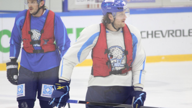 Назаров улучшает физические кондиции хоккеистов с помощью специальных жилетов