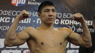 Казахстанец Абдрахманов оказался тяжелее соперника во время взвешивания AIBA Pro Boxing
