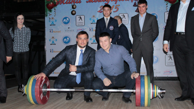 Ильин и Сапиев поздравили с Новым Годом воспитанников детских домов в Караганде