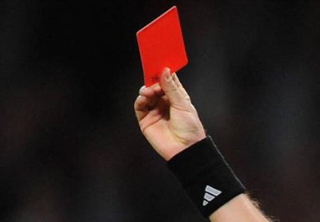 Красная карточка. Фото с сайта nashfutbol.info