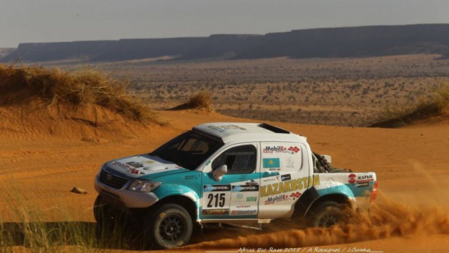 Казахстанские гонщики успешно завершили девятый этап Africa Eco Race-2015