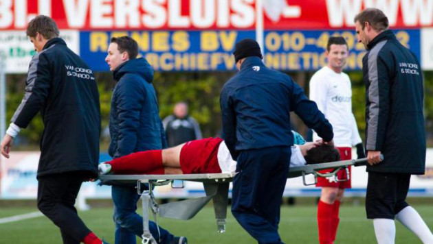 В Голландии арбитр сломал нос футболисту во время матча