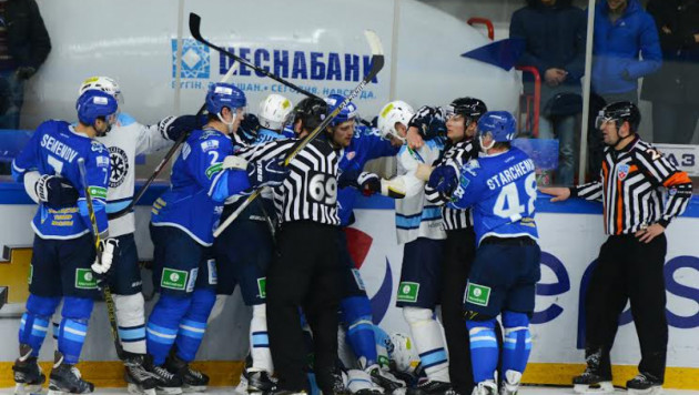 Рекордная шайба Старченко принесла "Барысу" победу над "Сибирью"