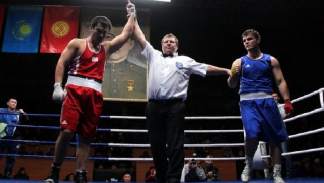 Казахстанский боксер Жанабаев выиграл турнир в Бишкеке
