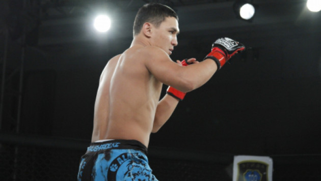 Казахстанский боец отправляется в США для проведения боя перед подписанием контракта с UFC