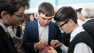 Серик Сапиев посетил Назарбаев Интеллектуальную школу в Караганде