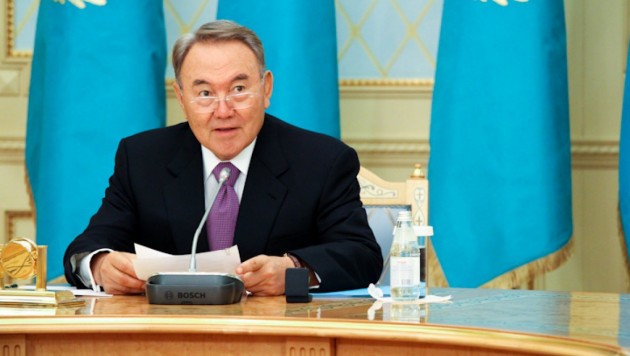 Назарбаев поздравил Головкина с победой над Мюреем