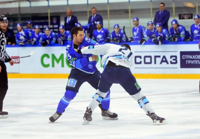 Дамир Рыспаев (в синем). Фото с сайта shaiba.kz