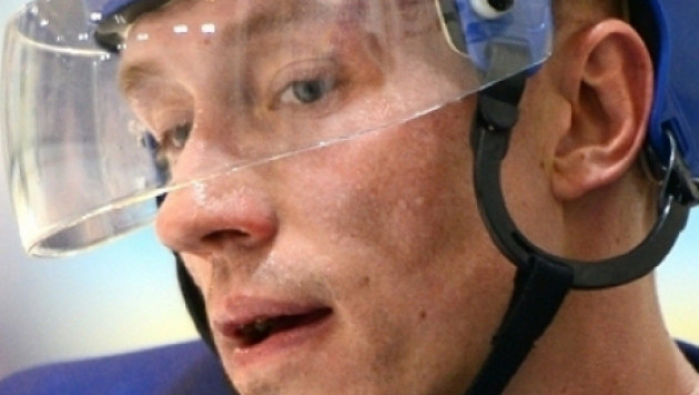Защитнику "Барыса" разбили лицо в эпизоде с первым голом "Авангарда"