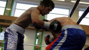 Стал известен следующий соперник казахстанского боксера Романа Жайлауова