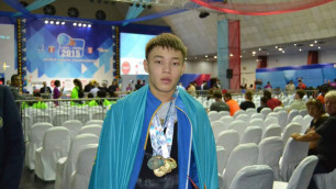Казахстанский штангист стал чемпионом мира среди юношей