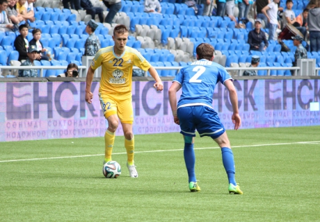 Бауржан Джолчиев (слева). Фото с сайта ФК "Астана"