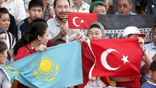 Поддержать сборную Турции по футболу в матче с Казахстаном приедут 1,5 тысячи болельщиков