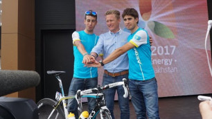 Велогонщики "Астаны" посетили павильон Казахстана на EXPO-2015 в Милане