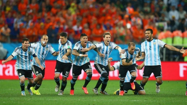 Аргентина в серии пенальти победила Колумбию в четвертьфинале Кубка Америки