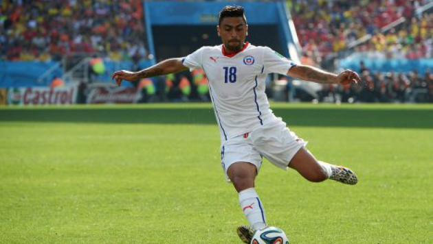 Футболист сборной Чили дисквалифицирован на 3 игры за провокацию Кавани