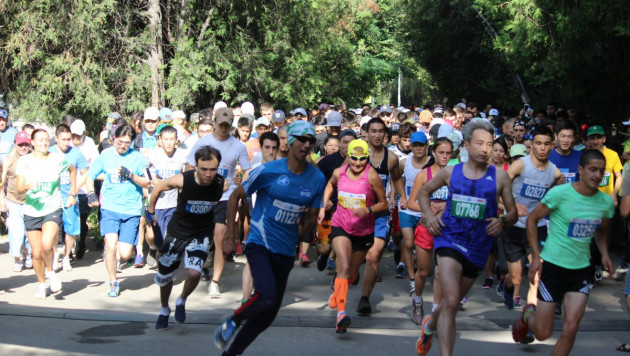 500 человек приняли участие в "Летнем забеге" в Алматы