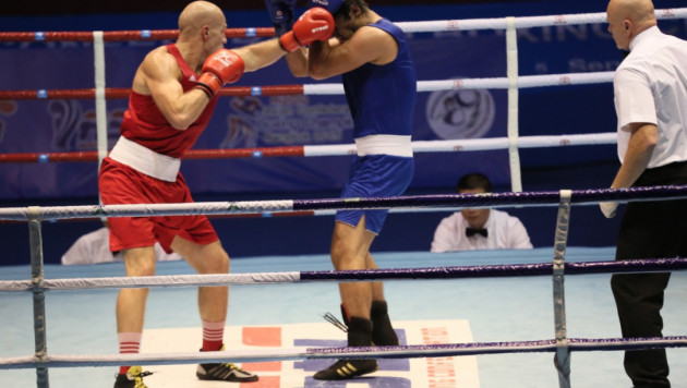 Левит вырвал победу у узбекского боксера в финале чемпионата Азии