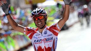 После победы на 15-м этапе "Вуэльты" Родригес сократил отставание от Ару до одной секунды