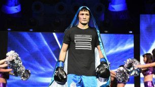 Биржан Жакыпов проиграл бой за титул чемпиона AIBA Pro Boxing