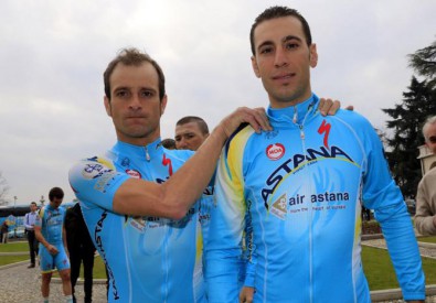 Микеле Скарпони (слева) с Винченцо Нибали. Фото с сайта velolive.com