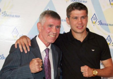 Виктор Демьяненко с сыном Виталием. Фото с сайта i-news.kz
