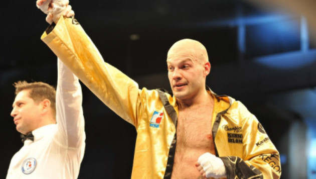 Василий Левит вышел в 1/4 финала чемпионата мира по боксу без боя
