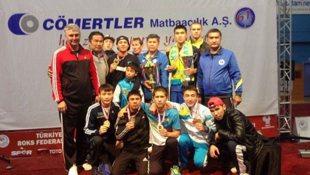 Казахстанские боксеры заняли второе место на турнире памяти Ахмета Комерта в Турции