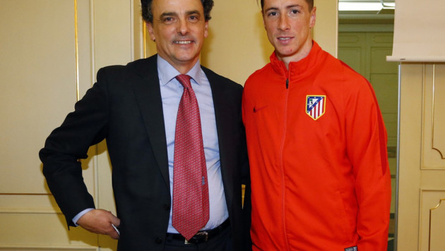 Посол Испании в Казахстане встретился с игроками "Атлетико" перед матчем с "Астаной"