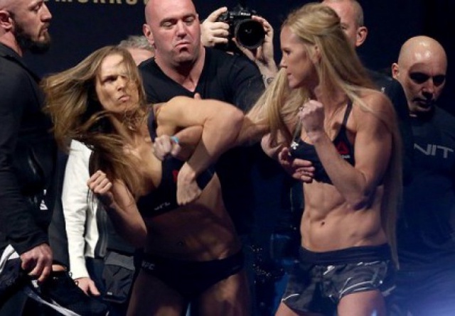 Ронда Роузи и Холли Холм едва не подрались на взвешивании