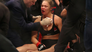 Роузи зашили губу. Она очень сильно подавлена поражением - президент UFC