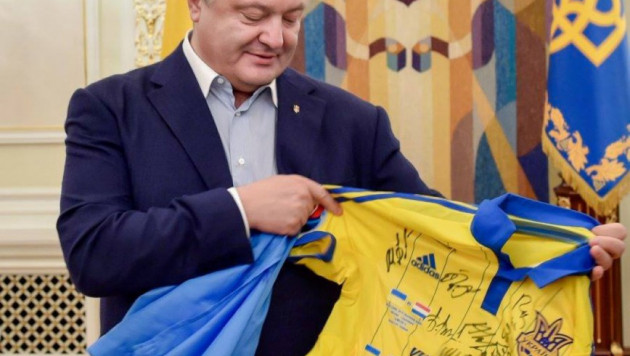 Тимощук в составе сборной Украины встретился с Порошенко