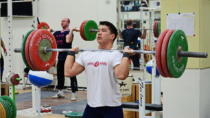 Казахстанец Казов стал третьим в группе "Б" на ЧМ по тяжелой атлетике