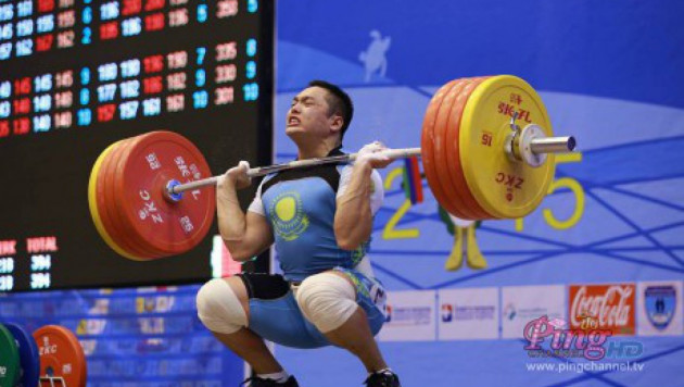 Казахстанцы Омиртай и Горичева остались без медалей на ЧМ по тяжелой атлетике