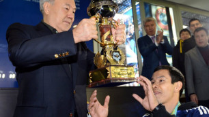 "Астана" и "Кайрат" поздравили казахстанцев с Днем Первого Президента