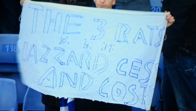 Фанаты "Челси" вывесили баннер "Азар, Фабрегас и Диего Коста - три крысы"