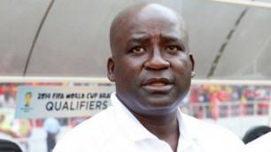 Главного тренера сборной Анголы по футболу уволили за неявку на работу после Рождества