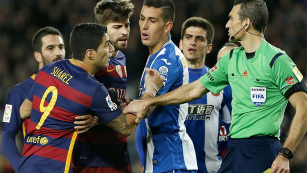 Луиса Суареса обвинили в расистских оскорблениях игрока "Эспаньола"