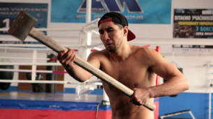 Казахстанский боксер Ербосынулы отправил соперника в нокаут в первом раунде
