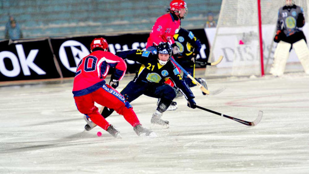 Сборная Казахстана по хоккею с мячом пропустила девять голов в первом матче ЧМ