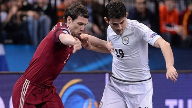 Сборная Казахстана по футзалу дебютировала на Евро с поражения от России 