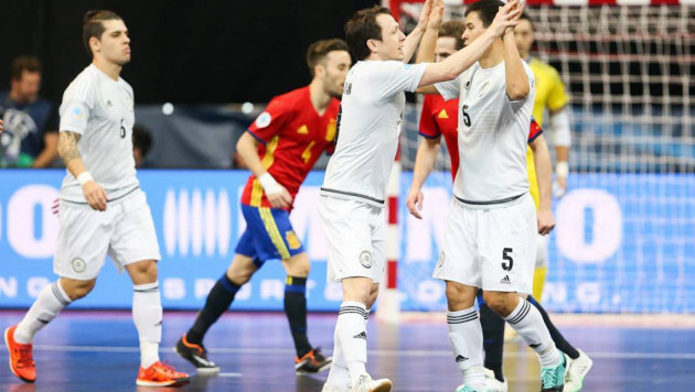 Сборная Казахстана по футзалу в полуфинале Евро проиграла Испании