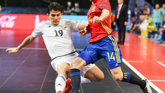 Видео голов матча Казахстан - Испания в полуфинале Евро