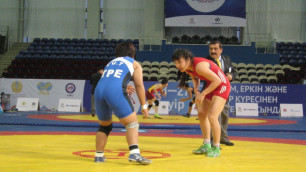 Казахстанки завоевали четыре медали в третий день чемпионата Азии по борьбе