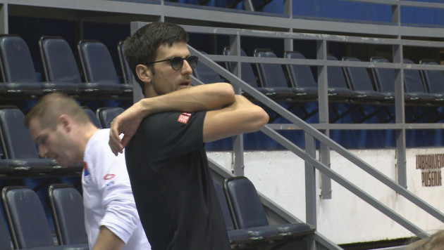 Джокович провел тренировку по индивидуальной программе перед матчем с Казахстаном