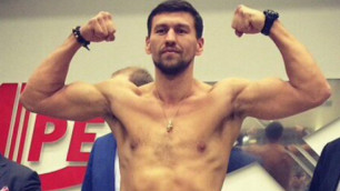 Казахстанский тяжеловес Иса Акбербаев выйдет на ринг 30 апреля