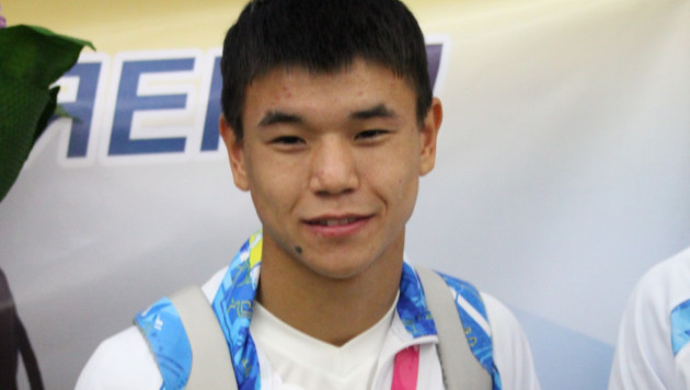 Казахстанский боксер Жусупов стартовал с победы на олимпийском квалификационном турнире в Китае