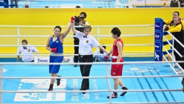 Казахстанка Шакимова вышла в финал лицензионного турнира по боксу в Китае