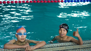 В Алматинской области прошли соревнования по плаванию среди спортсменов с особыми потребностями