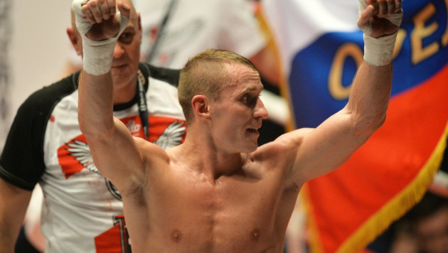 Российский боксер Трояновский во второй раз победил Куэнку и защитил титулы IBF и IBO
